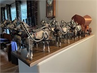 Collectible- Breyer 6 Horse/wagon lamp Excellent