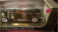 1934 Packard - 1:18. Mint condtion with Original P