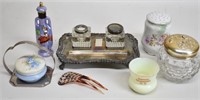 LADIES ASSORTED VINTAGE VANITY ITEMS