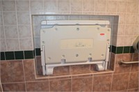 Rubbermaid Baby Changing Station