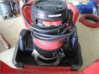 1  1/2 HP CRAFTSMAN ROUTER W/ CARRY CASE -WORKS