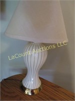 19"h side table lamp good condition
