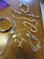 costume jewelry charm bracelets