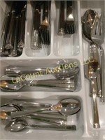 Lenox flatware silverware set great condition