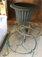nice planter 2 metal plant stands good condition