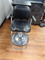 SWIVEL / RECLINE CHAIR FOR WET / DRY STATION