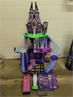 Monster High Freaky Fusion Catacombs Castle Doll