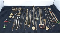 Vintage Assorted Gold Tone Jewelry - E