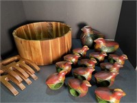 Fantastic Wood salad bowl w/serving forks & Set