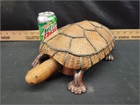 Woven turtle