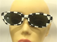 Vintage sunglasses. Made in France. See Kleer.