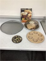 Pizza Pan and Microwave Items