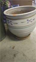Medium ceramic pot