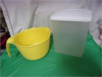 Large Plastic Measuring Cup & Storage Bowl