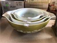 Pyrex Bowl Set