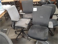 3 Rectangular Back Mesh Cushioned Office Chair