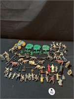 Lot: Vintage Plastic Western Figures