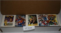 APPROX. 800 1990'S MIXED BASKETBALL CARDS