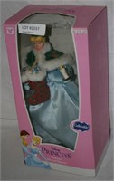 NOS DISNEY PRINCESS ANIMATED MUSICAL DOLL W/BOX