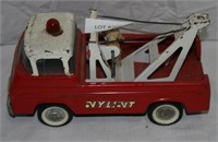 VTG. PRESSED STEEL NYLINT TOY TOW TRUCK