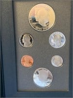 1990 PRESTIGE COIN SET SILVER DOLLAR DIFF BOX
