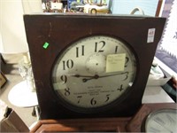 SETH THOMAS KOEGAN ELEC. CLOCK - 19x19"