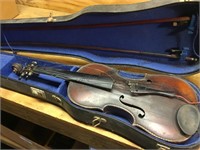 Old violin with case with two bows needs repair