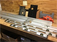 3 different sizes of levels, cutting guides