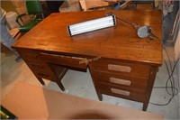 5ft x 34in x 31in Wood Desk with Adjustable Lamp