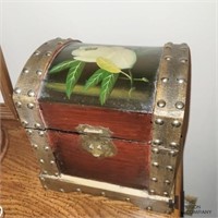 Small.Wooden Treasure Box