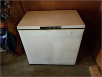 Kenmore 8. Chest freezer. 35x24x35.