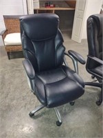 Serta Black leather padded office chair with arm