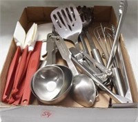ASSORTED STAINLESS AND RUBBERMAID UTENSILS