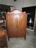 ANTIQUE CEDAR LINED WARDROBE