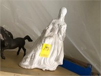 PLASTER LADY WITH DOG