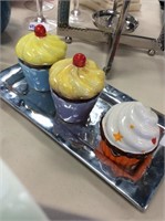 Cupcake condiments