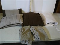 bed pillows, blanket pillow cases