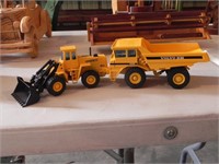 Volvo 540 Dump Truck & L100 Loader (Toy)