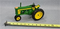 1/16 John Deere 620 FFA Tractor