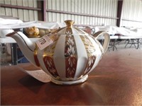 Sadler England Gold/White Teapot