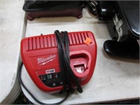 MILWAUKEE M12 CHARGER
