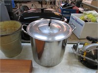 STAINLESS STEEL 30 qt?  POT