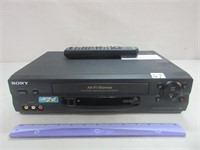 SONY VHS PLAYER WITH REMOTE