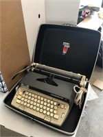 Vint SCM Electra 120 Typewriter