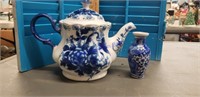 Vintage flow blue and white tea pot
