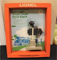 Vintage Lionel signal target in box