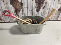 VINTAGE ALUMINUM TUB & OLD TOOLS BARN FIND