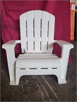 Plastic kid's chair white
