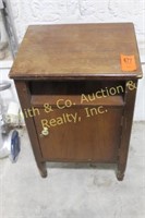 WOOD CABINET / STAND