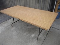 Table patte pliable, 36'' x 72'', qualité robuste